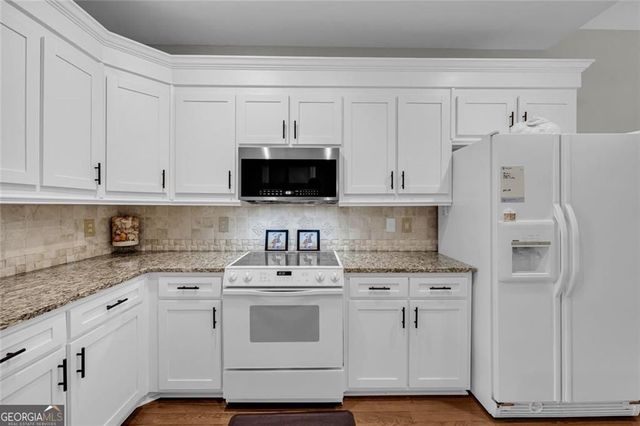 1390 Beringer Drive, Hoschton, GA 30548