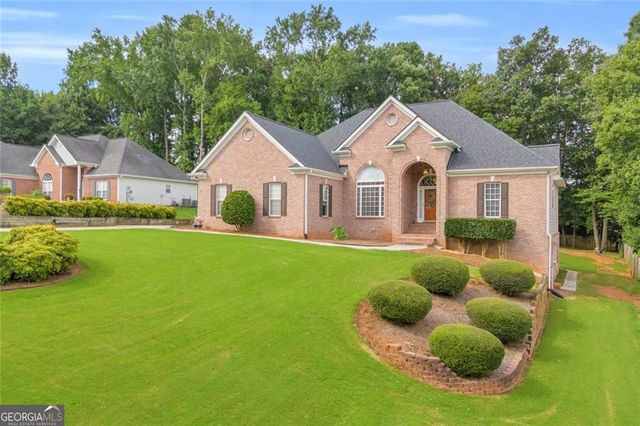 1390 Beringer Drive, Hoschton, GA 30548