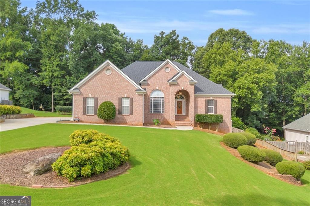 1390 Beringer Drive, Hoschton, GA 30548