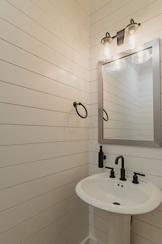 2604 Bramblewood Ln, Thompsons Station, TN 37179