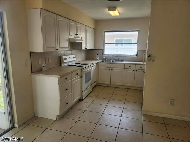 804 92nd AVE N, Naples, FL 34108