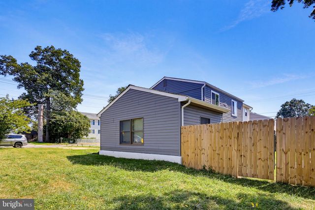 7824 CATHERINE AVE, Pasadena, MD 21122
