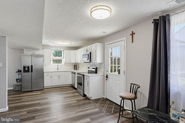 7824 CATHERINE AVE, Pasadena, MD 21122