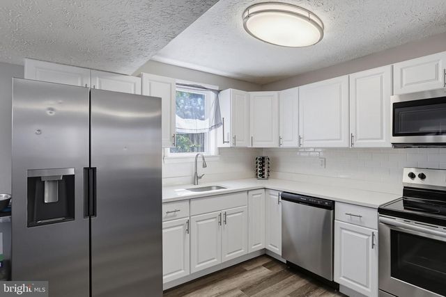 7824 CATHERINE AVE, Pasadena, MD 21122