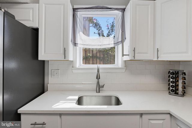 7824 CATHERINE AVE, Pasadena, MD 21122