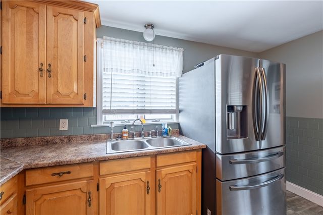 727 Mendon Road, Woonsocket, RI 02895