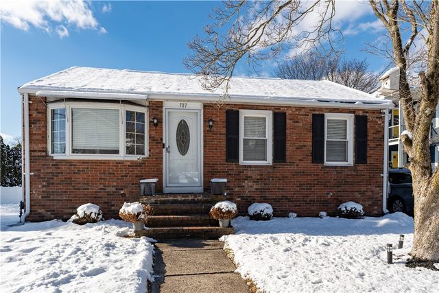 727 Mendon Road, Woonsocket, RI 02895