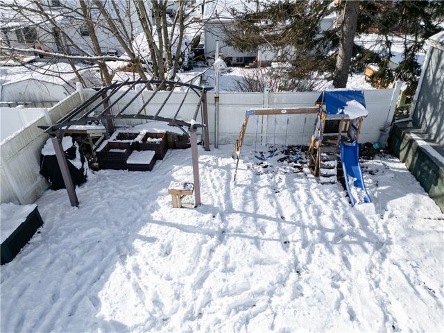 727 Mendon Road, Woonsocket, RI 02895