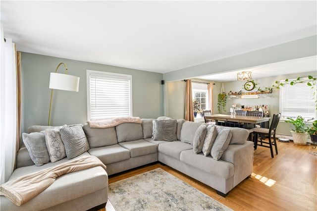 727 Mendon Road, Woonsocket, RI 02895