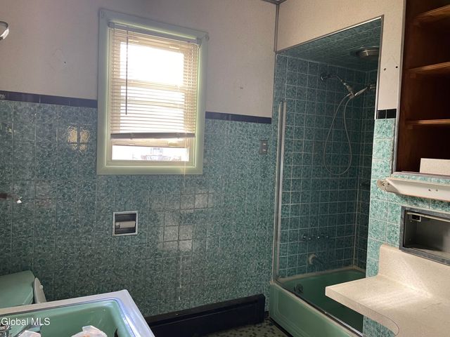 11 Pine Street, Bethlehem, NY 12203