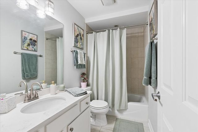 3150 N Oakley Avenue 2N, Chicago, IL 60618