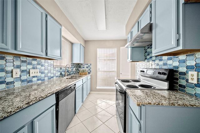 9526 Langdon Lane, Houston, TX 77036