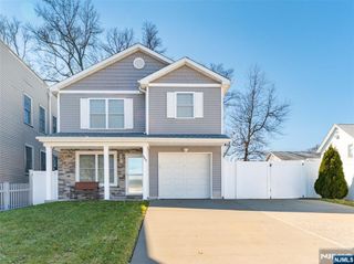 902 Spruce Street, Roselle, NJ 07203