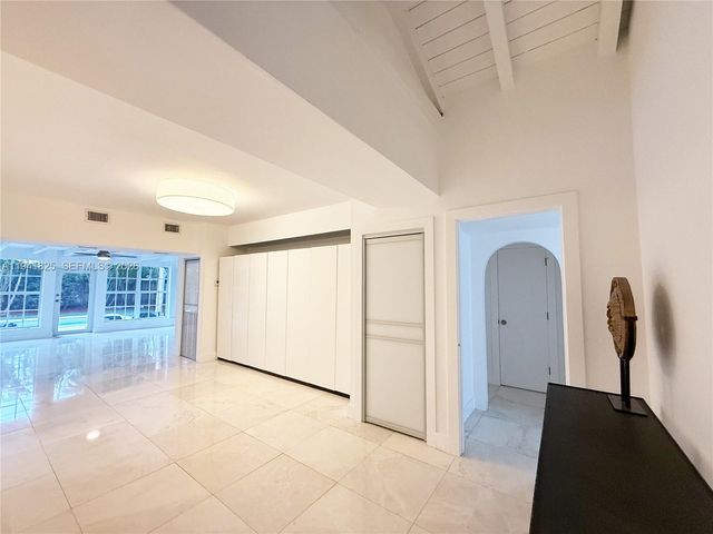 5835 La Gorce Dr, Miami Beach, FL 33140