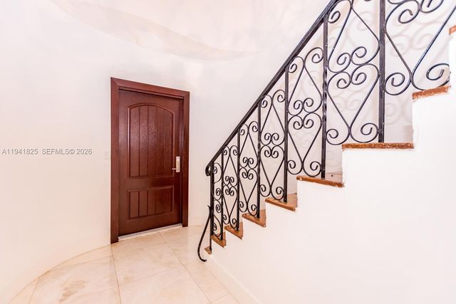 5835 La Gorce Dr, Miami Beach, FL 33140