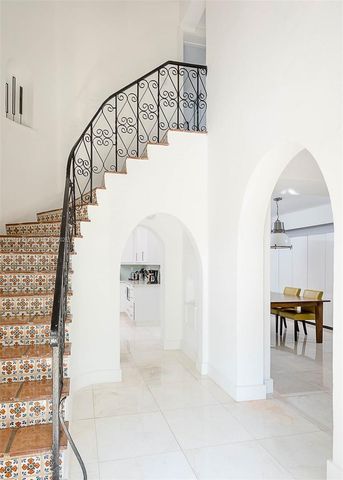 5835 La Gorce Dr, Miami Beach, FL 33140