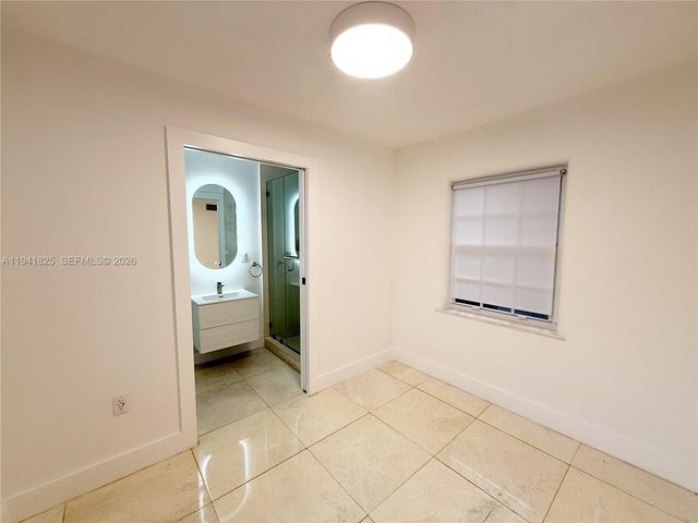 5835 La Gorce Dr, Miami Beach, FL 33140