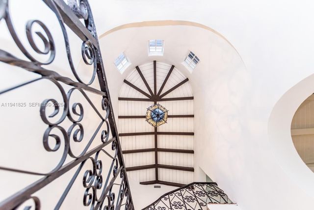 5835 La Gorce Dr, Miami Beach, FL 33140