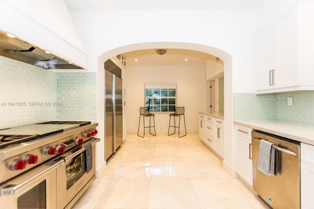 5835 La Gorce Dr, Miami Beach, FL 33140