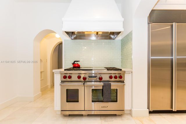 5835 La Gorce Dr, Miami Beach, FL 33140