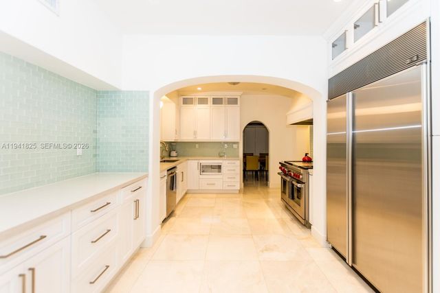 5835 La Gorce Dr, Miami Beach, FL 33140