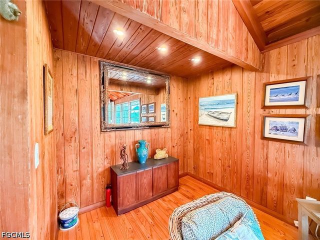 140 Mourning Dove DR, Upper Captiva, FL 33924