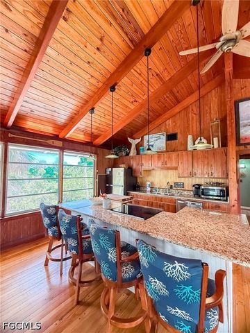 140 Mourning Dove DR, Upper Captiva, FL 33924