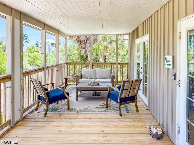 140 Mourning Dove DR, Upper Captiva, FL 33924