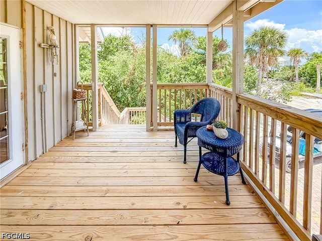 140 Mourning Dove DR, Upper Captiva, FL 33924