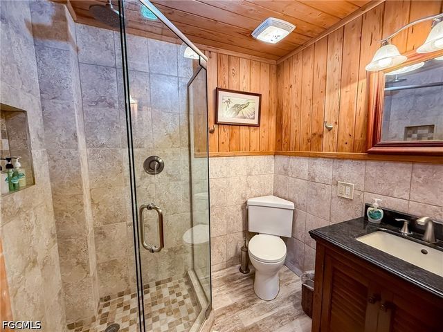 140 Mourning Dove DR, Upper Captiva, FL 33924