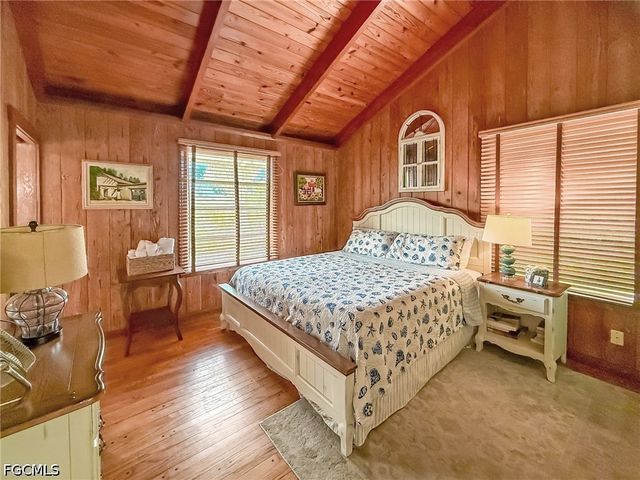 140 Mourning Dove DR, Upper Captiva, FL 33924
