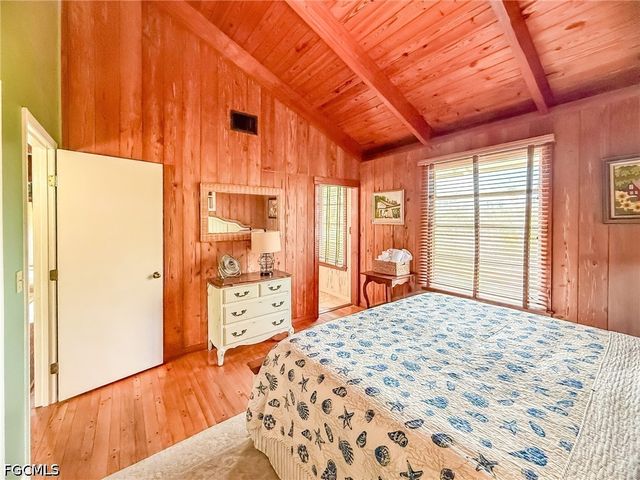 140 Mourning Dove DR, Upper Captiva, FL 33924