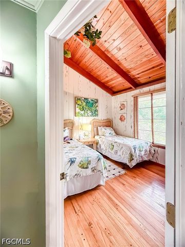 140 Mourning Dove DR, Upper Captiva, FL 33924