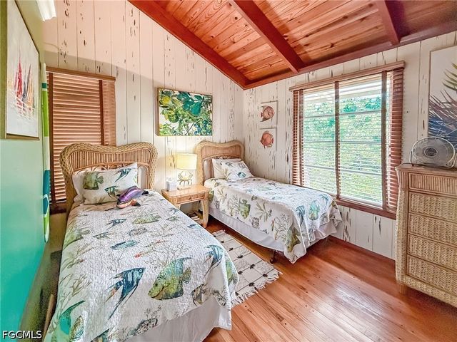140 Mourning Dove DR, Upper Captiva, FL 33924