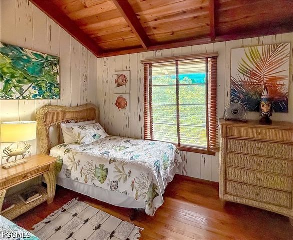 140 Mourning Dove DR, Upper Captiva, FL 33924