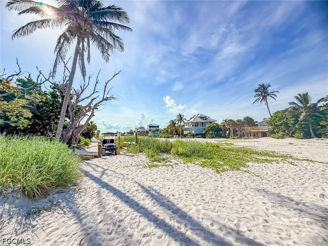 140 Mourning Dove DR, Upper Captiva, FL 33924