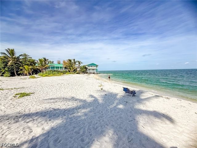 140 Mourning Dove DR, Upper Captiva, FL 33924