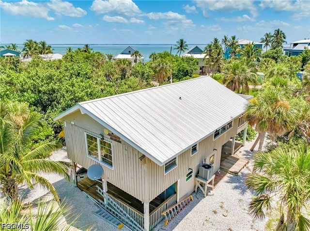 140 Mourning Dove DR, Upper Captiva, FL 33924