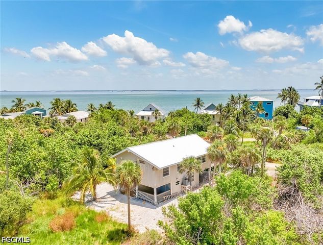 140 Mourning Dove DR, Upper Captiva, FL 33924