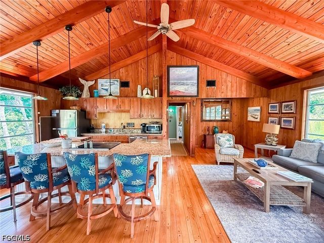 140 Mourning Dove DR, Upper Captiva, FL 33924