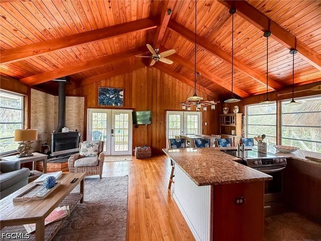 140 Mourning Dove DR, Upper Captiva, FL 33924