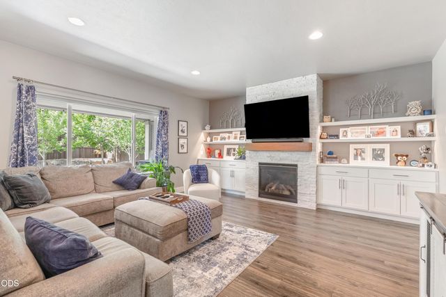 63315 Wrangler Place, Bend, OR 97703
