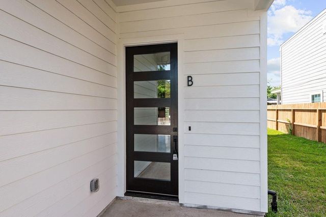 969 Reverend B J Lewis Drive B, Houston, TX 77088