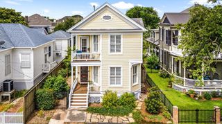 1611 34th Street, Galveston, TX 77550