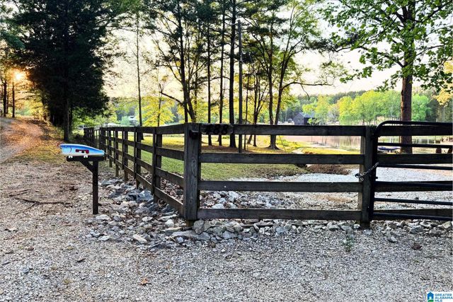 488 SULPHUR CREEK LANE, Sylacauga, AL 35151