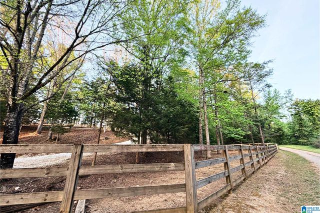 488 SULPHUR CREEK LANE, Sylacauga, AL 35151