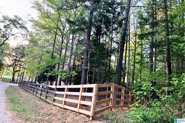 488 SULPHUR CREEK LANE, Sylacauga, AL 35151