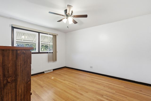 14114 S Saginaw Avenue, Burnham, IL 60633