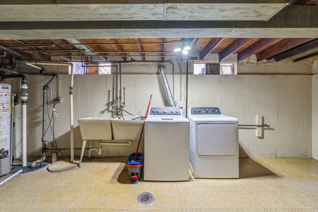 14114 S Saginaw Avenue, Burnham, IL 60633