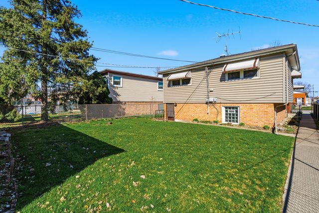 14114 S Saginaw Avenue, Burnham, IL 60633